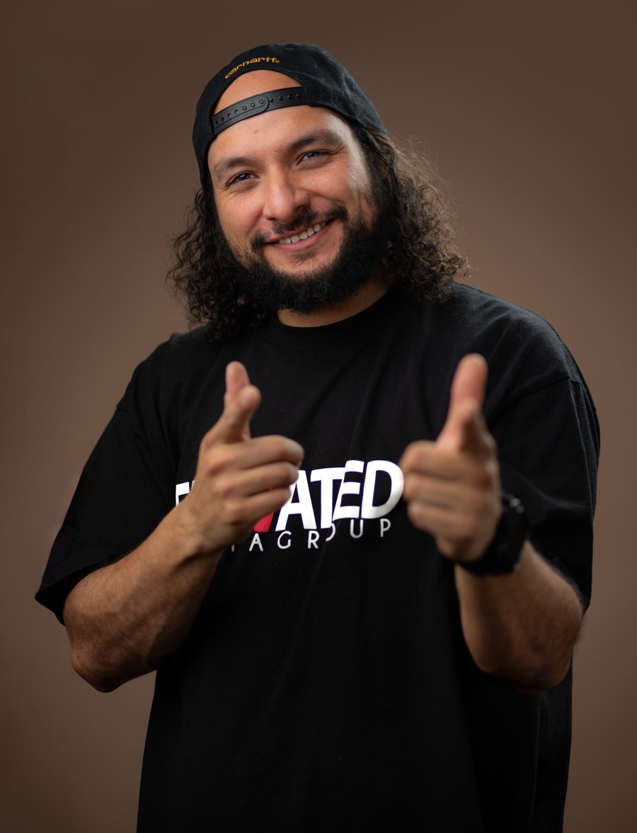 Portrait of Dennis Arriaza